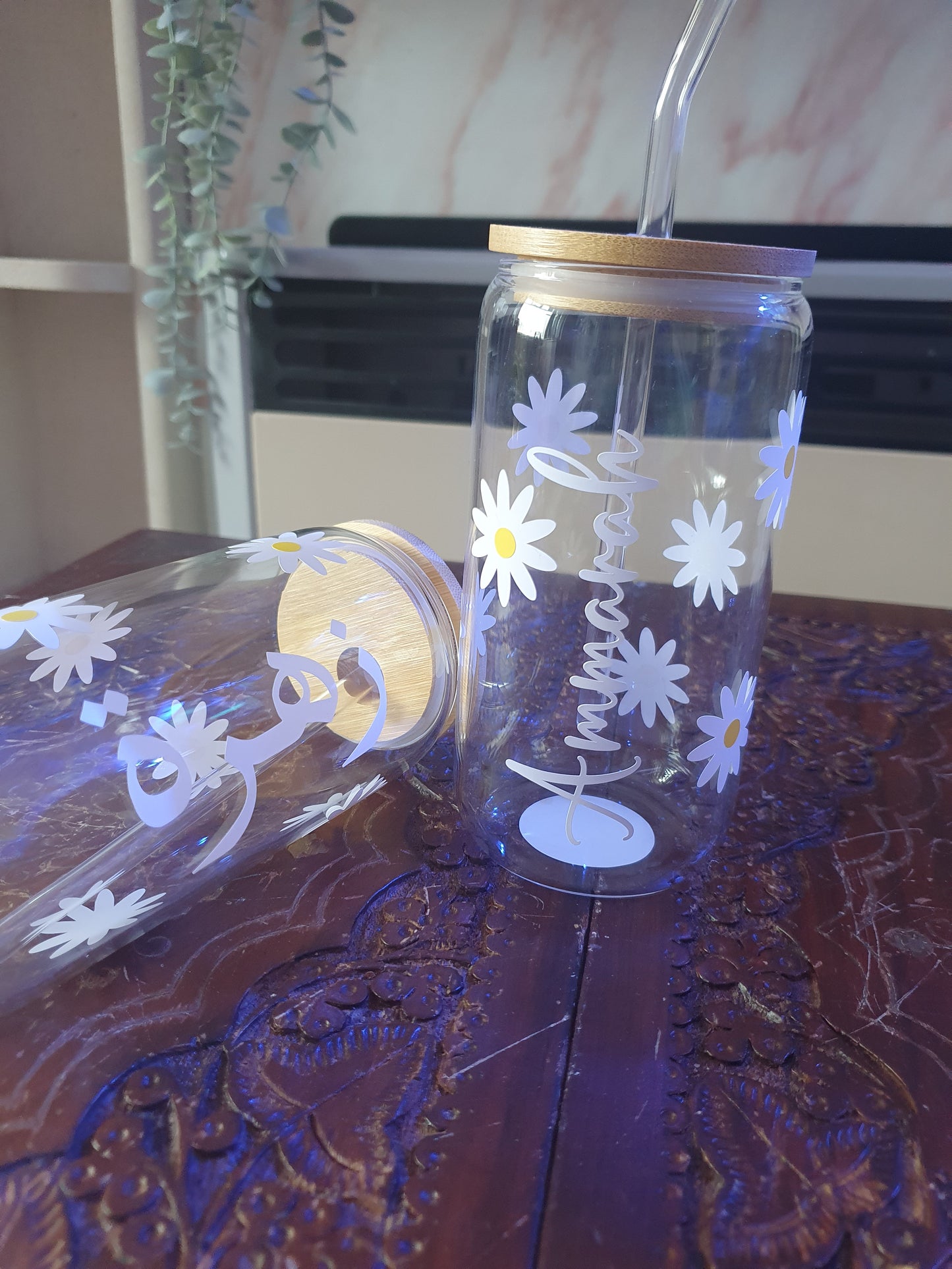 Daisy glass cup with straw