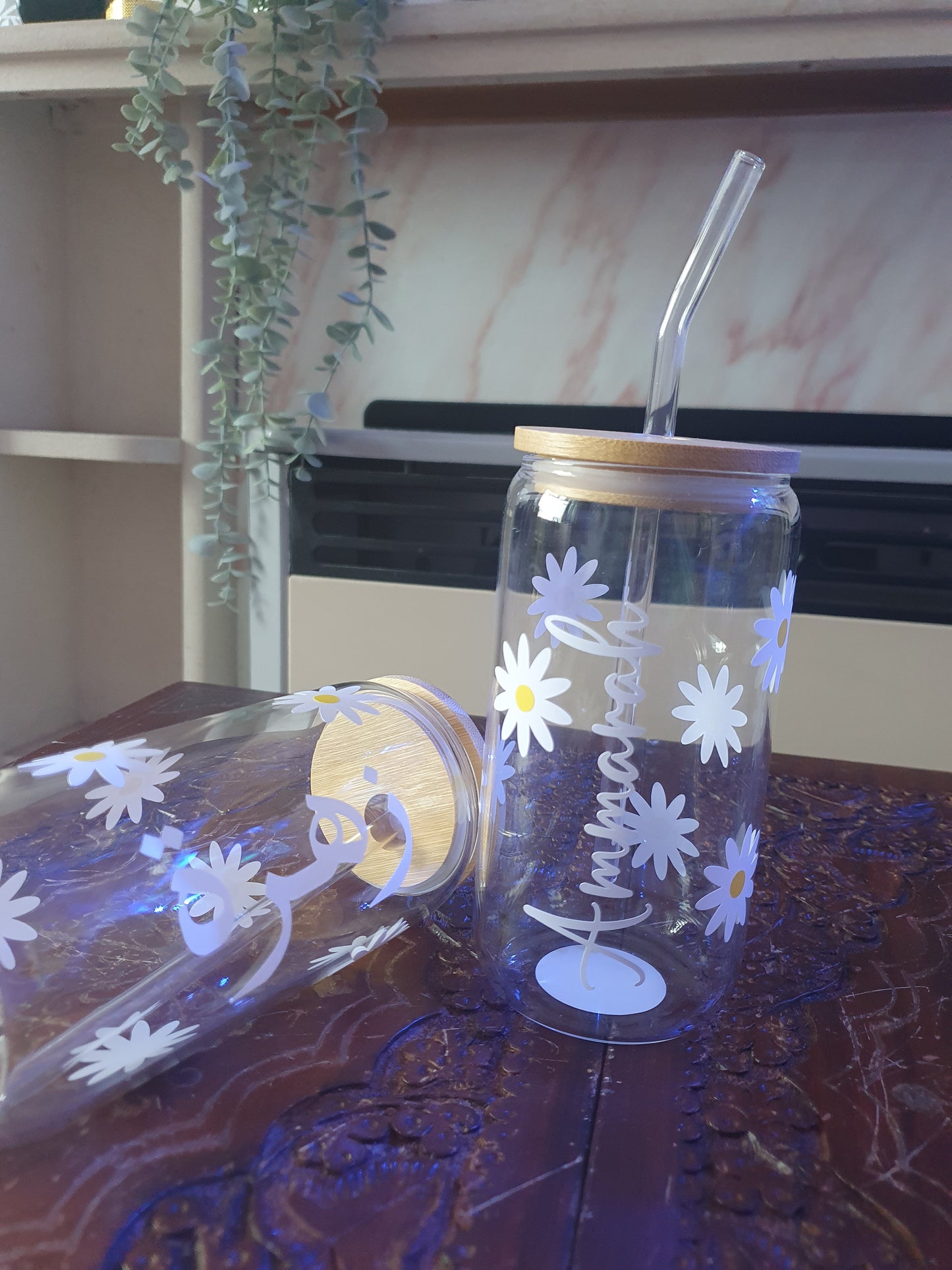 Daisy glass cup with straw